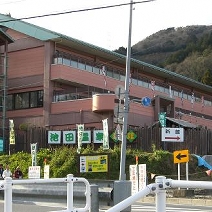 池田山に抱かれてゆっくりのんびり 池田温泉 本館・新館